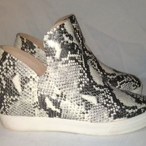 Steve Madden Women's Wrangle Wedge Sneaker